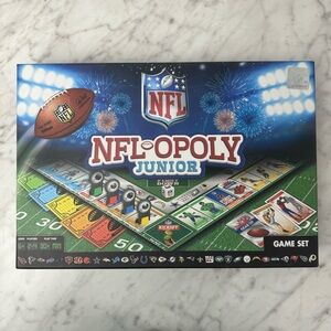 NFL 🏈 OPOLY JUNIOR Collectors Edition